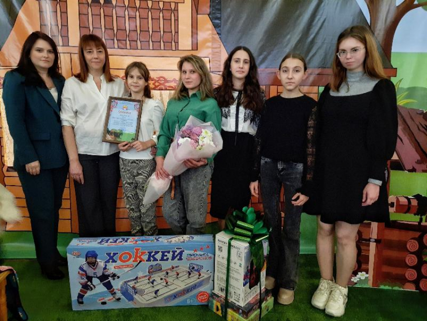 Семья Василенко из Морозовска стала финалистом творческого конкурса для замещающих семей «Областная семейная ассамблея»
