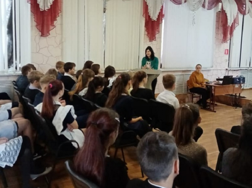 Познавательное мероприятие «Время бесценно. Подумай, на что ты его тратишь?» провели для учеников школы №6