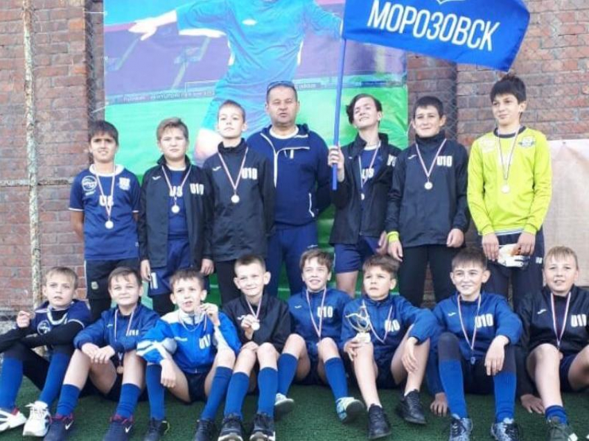 Морозовский ФК УНР-Каменка занял третье место на детском футбольном турнире в городе Волгодонске