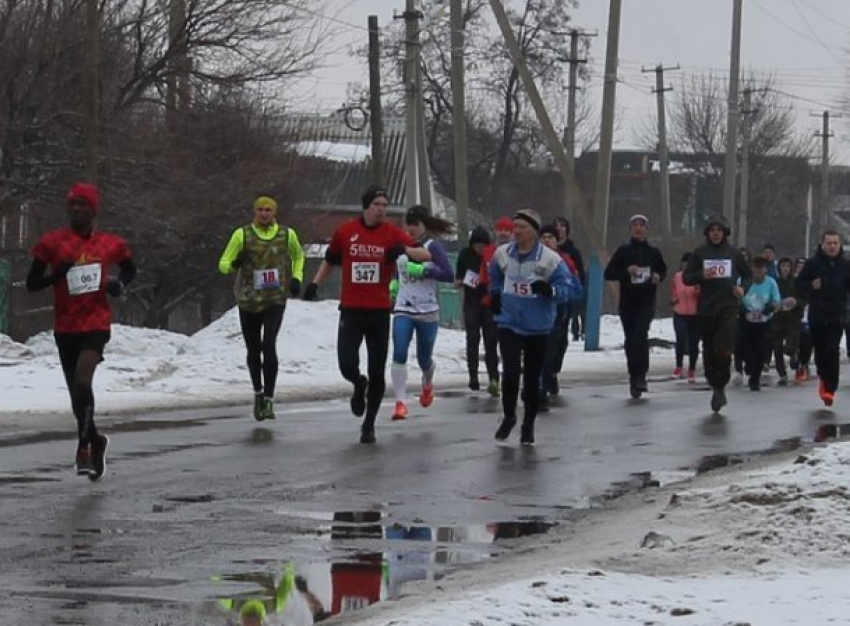 Спортсмены от 9 лет из нескольких областей приняли участие в первом весеннем пробеге Морозовского района