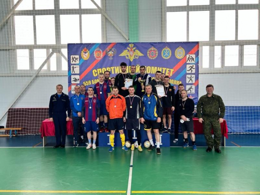 Чемпионом областных соревнований по мини-футболу в Морозовске стала команда Ветераны