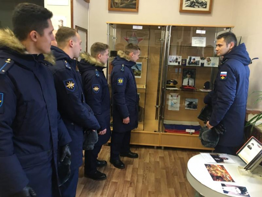 С историей Морозовского района в годы ВОВ познакомили молодых офицеров в городском краеведческом музее