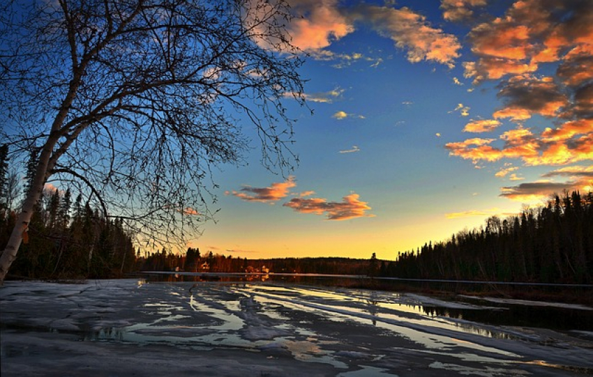 Плюсовая температура днем и снег ночью ожидают Морозовск во вторник