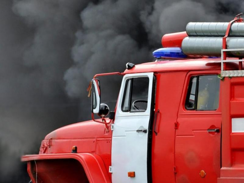 Есть погибший: на улице Пламя Революции произошел пожар в многоквартирном доме