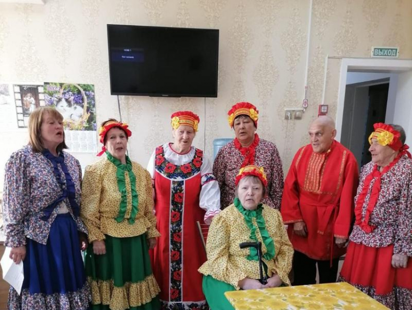 Праздничное мероприятие «Возраст ваш золотой» провели в ЦСО Морозовского района ко Дню пожилого человека
