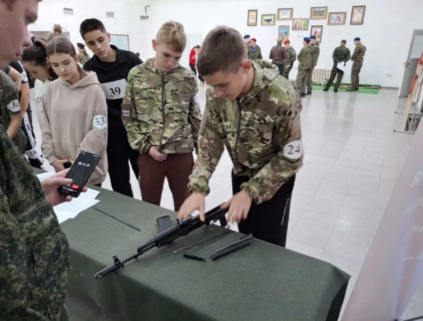 В Доме офицеров прошли первые «Юнармейские нормативы»