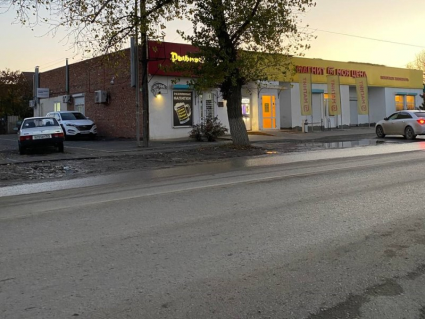 «На улице Ворошилова невозможно перейти дорогу»: люди просят пешеходный переход