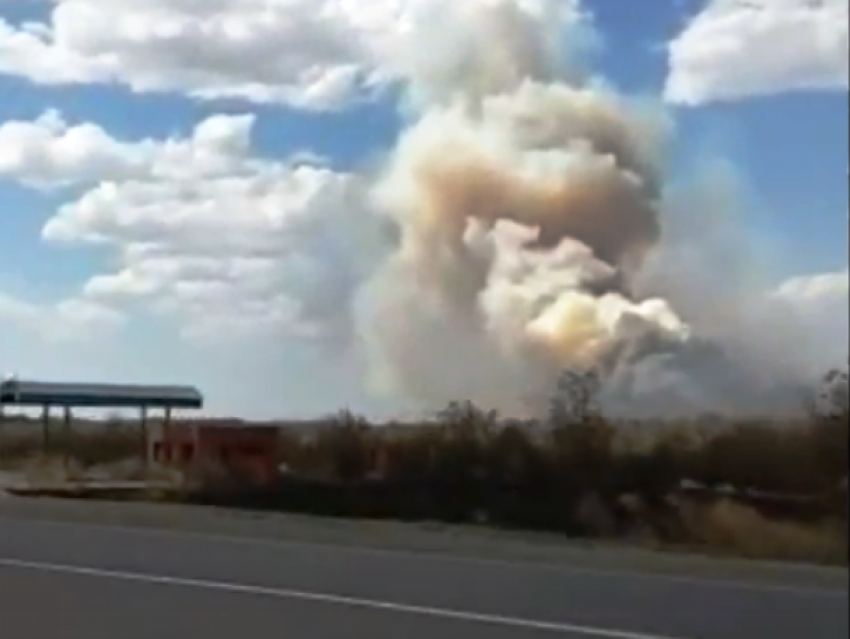 Новый пожар рядом с Морозовском попал на видео