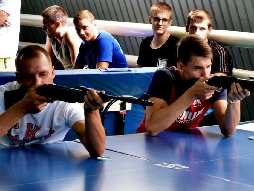 Мужские и женские спортивные команды Морозовского района получили заряд бодрости на выходных