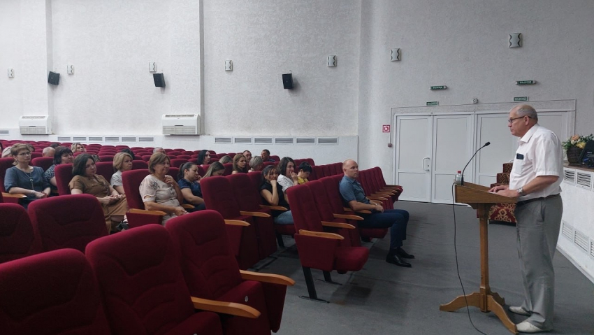 Юрий Соколовский выступил с отчетом перед морозовчанами 