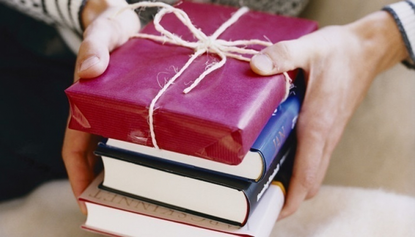 Акция «Дарите книги с любовью» пришла в Морозовск