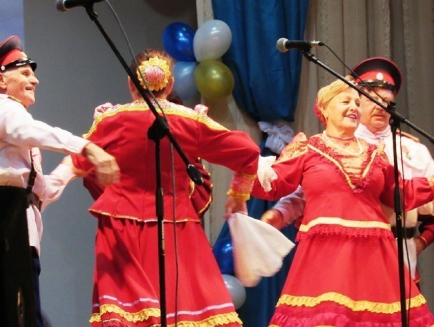 Песни фестиваля «Славянский хоровод» в Морозовске звучали в русских, белорусских и украинских традициях 