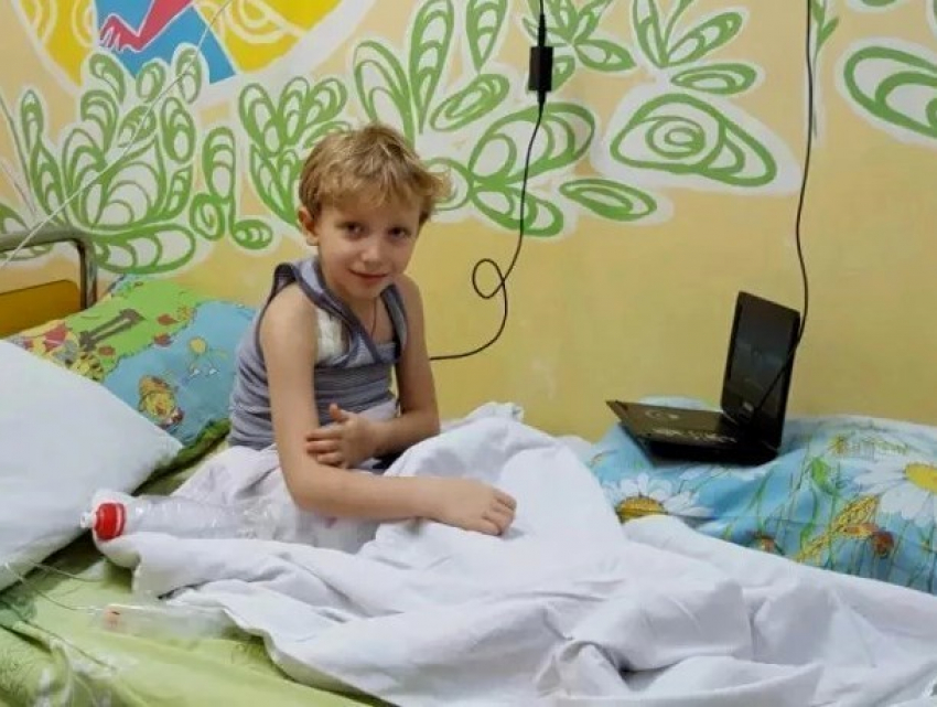 Нужны доноры: Арсению Яремчук в Ростове постоянно требуется кровь третьей группы 