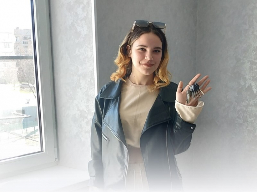 Сиротам продолжают выдавать ключи от собственных квартир в Морозовском районе